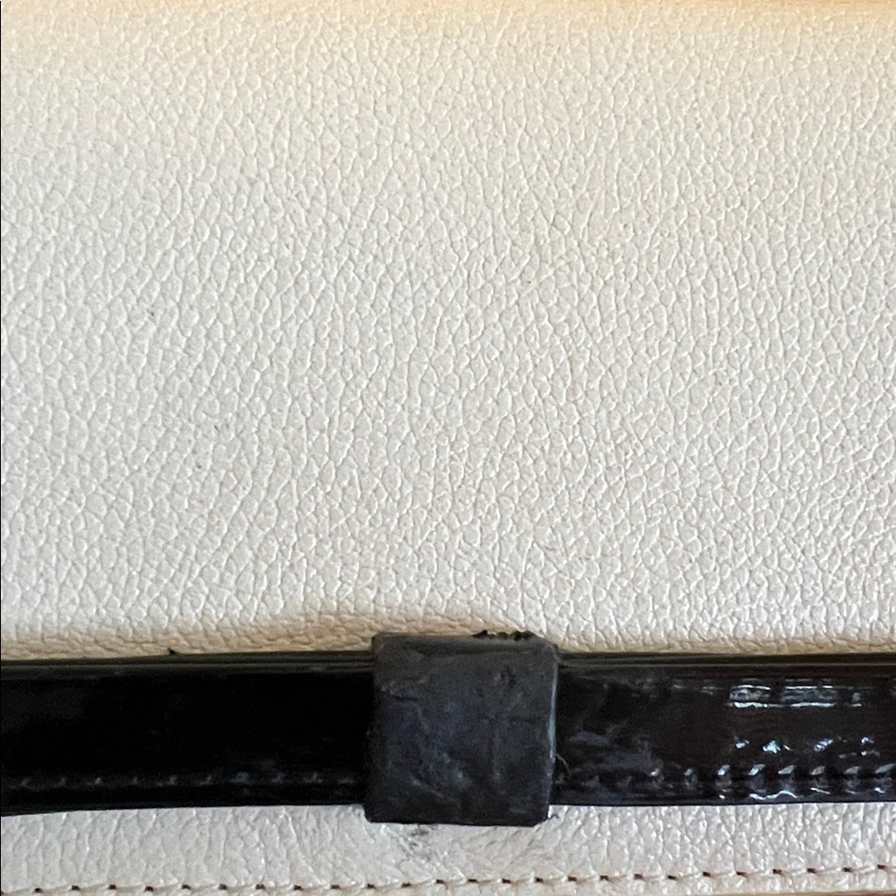 Kate Spade Cream and Black Clutch Wristlet Wallet GUC - Picture 11 of 11
